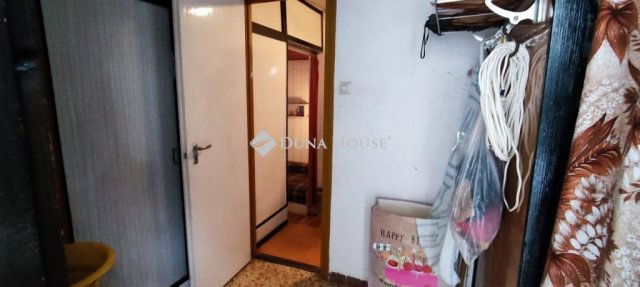 Eladó nyaraló, Salgótarjánban, Görbe utcában 15 M Ft, 1 szobás