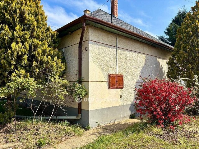 Eladó családi ház, Bocskaikerten 50 M Ft, 2 szobás