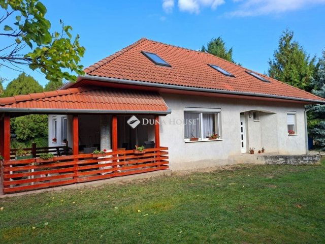 Eladó családi ház, Nagykozáron 104.9 M Ft, 2 szobás