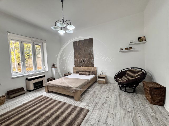 Eladó téglalakás, Pécsett, Lenke utcában 79.6 M Ft, 3 szobás