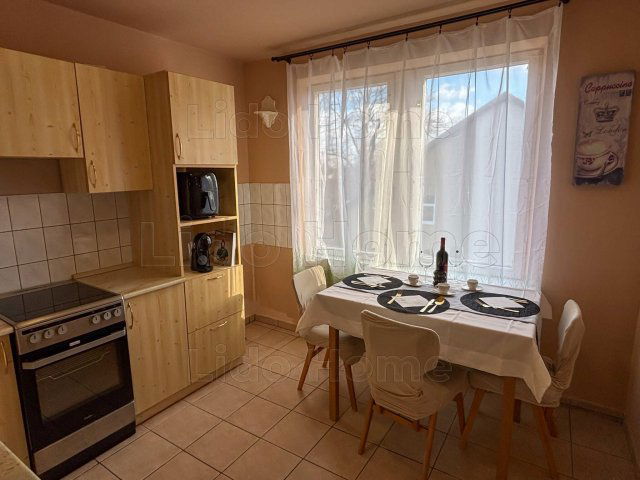 Eladó panellakás, Székesfehérvárott 45.999 M Ft, 2 szobás