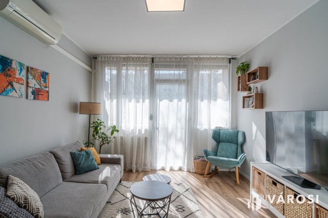 Eladó panellakás, Szegeden 73.9 M Ft, 3 szobás