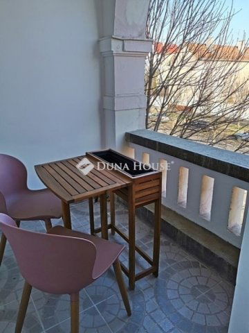 Eladó téglalakás, Szegeden 128 M Ft, 3 szobás