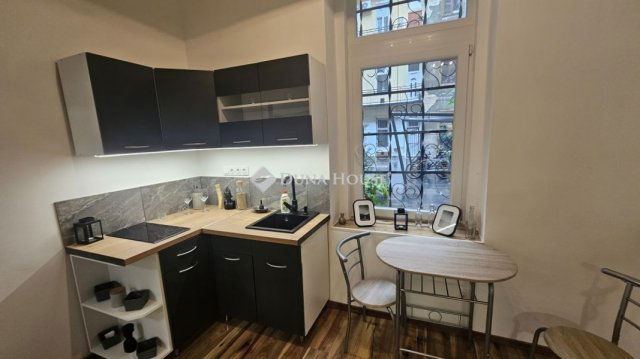 Eladó téglalakás, Budapesten, VII. kerületben 35.8 M Ft