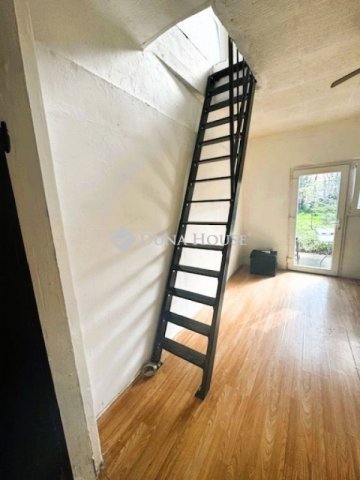 Eladó családi ház, Budapesten, III. kerületben 76 M Ft, 2 szobás