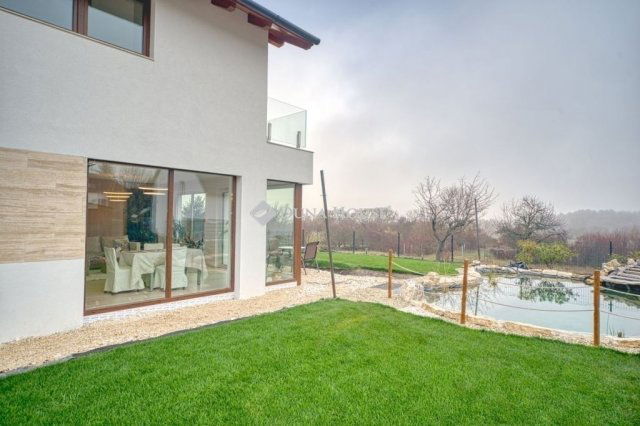 Eladó ikerház, Solymáron 223 M Ft, 4 szobás