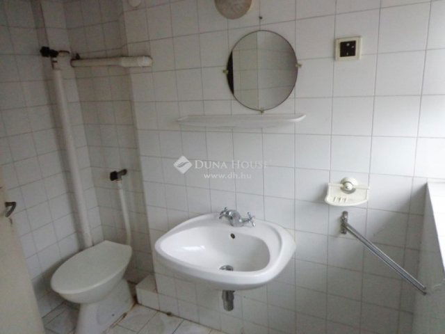 Eladó családi ház, Budapesten, XVIII. kerületben 109 M Ft