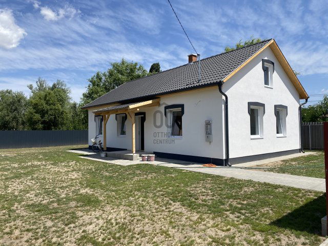 Eladó családi ház, Abonyban 43.9 M Ft, 3 szobás