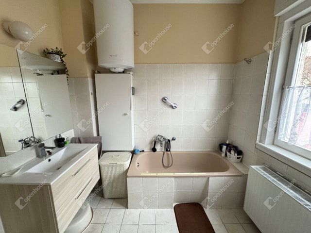 Eladó családi ház, Szombathelyen 83.9 M Ft, 4 szobás