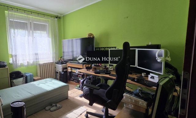 Eladó panellakás, Székesfehérvárott, Budai úton 49.99 M Ft