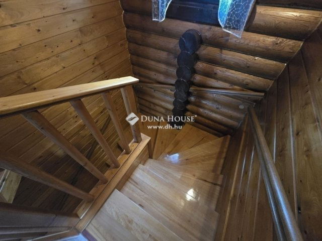 Eladó családi ház, Szigetszentmiklóson 129.9 M Ft, 7 szobás