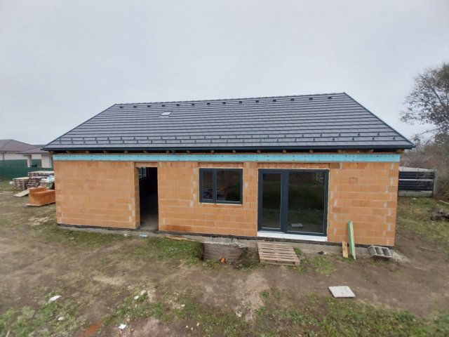 Eladó családi ház, Székesfehérvárott 110 M Ft, 4+2 szobás