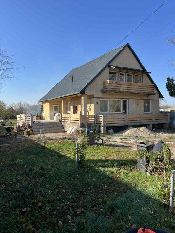 Eladó családi ház, Ercsiben 49 M Ft, 6 szobás