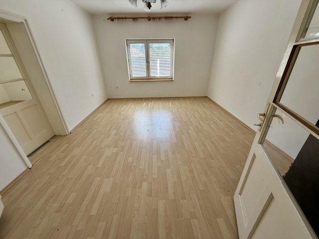 Eladó családi ház, Kisbéren 32.4 M Ft, 2 szobás