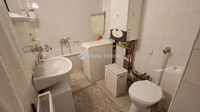 Eladó téglalakás, Kecskeméten 66.9 M Ft, 3 szobás