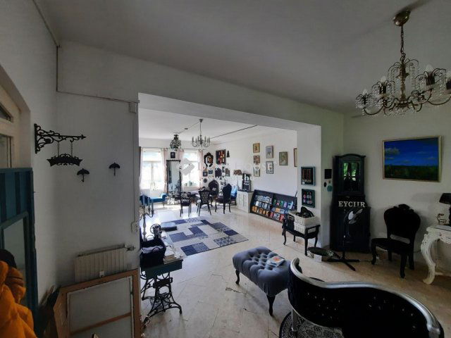 Eladó üzlethelyiség, Gödöllőn 320 M Ft, 6 szobás