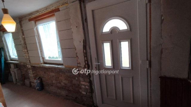 Eladó családi ház, Farmoson 22.5 M Ft, 2 szobás