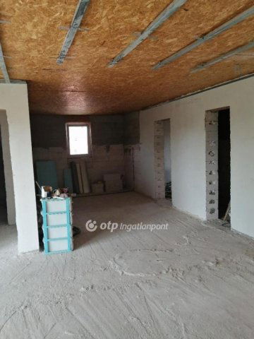 Eladó családi ház, Szigetszentmiklóson 170 M Ft, 8 szobás