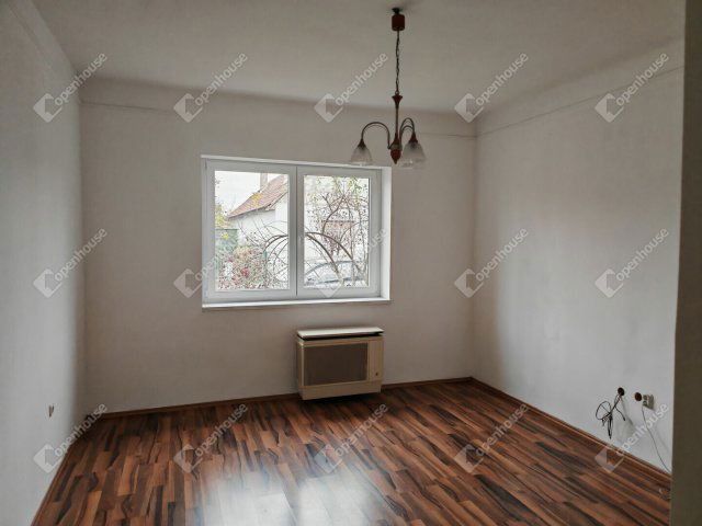 Eladó ikerház, Gyömrőn 33.5 M Ft, 1 szobás