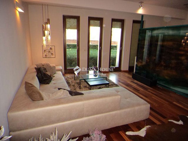 Eladó téglalakás, Budapesten, I. kerületben 198 M Ft, 1 szobás