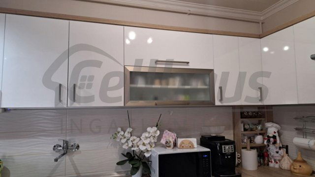 Eladó téglalakás, Celldömölkön 72 M Ft, 3+1 szobás