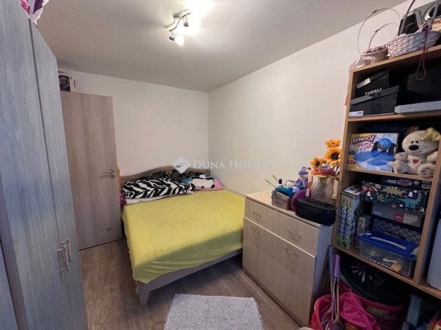 Eladó családi ház, Sándorfalván 90 M Ft, 4 szobás