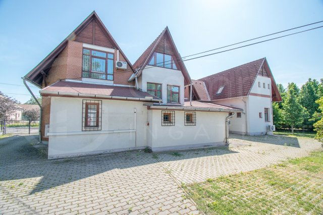 Eladó családi ház, Boldván 112.332 M Ft, 12 szobás