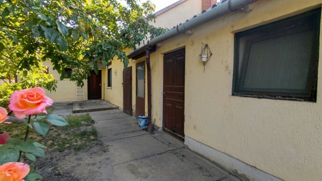 Eladó családi ház, Székesfehérvárott 80 M Ft, 2 szobás
