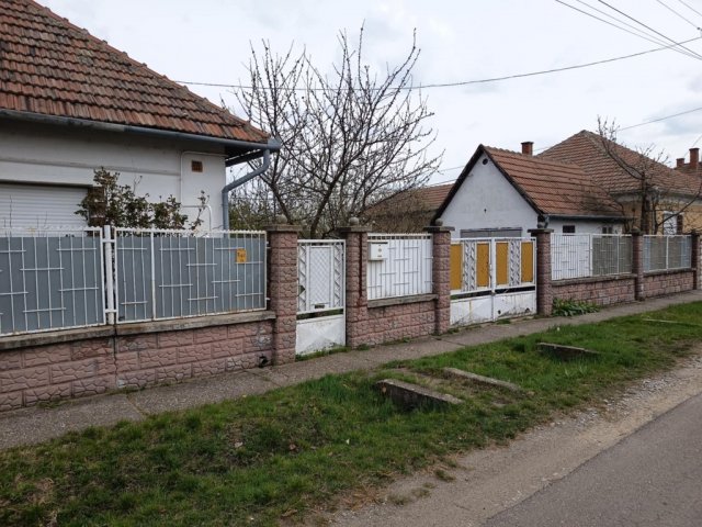 Eladó családi ház, Mezőkövesden 15 M Ft, 2 szobás