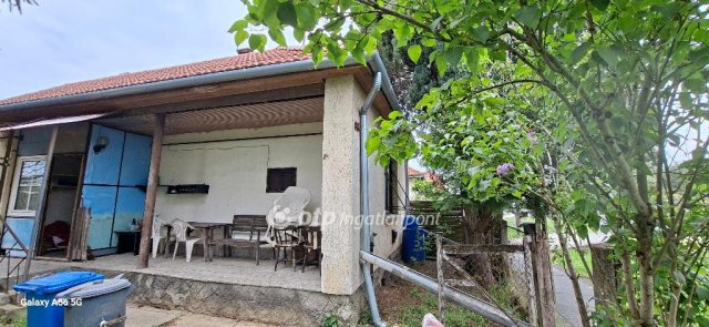 Eladó családi ház, Kaposfőn 15 M Ft, 2 szobás