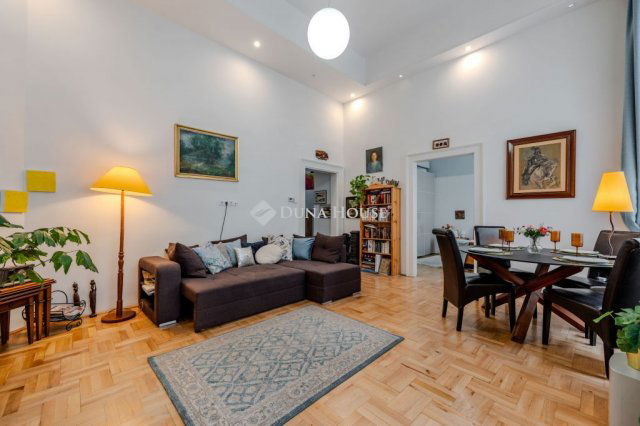 Eladó téglalakás, Budapesten, V. kerületben 125 M Ft, 2 szobás