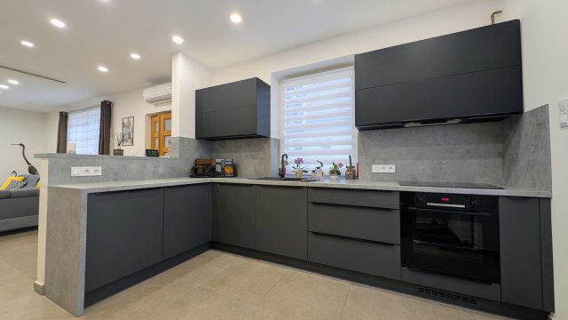 Eladó családi ház, Helvécián 79.9 M Ft, 3 szobás