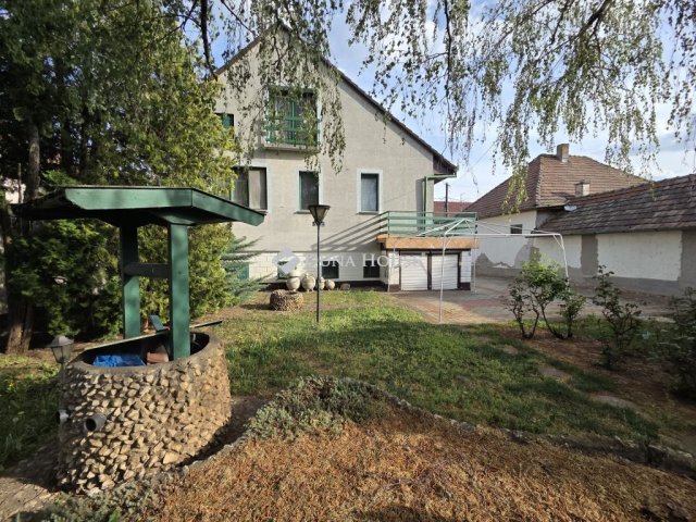 Eladó családi ház, Szolnokon, Rozmaring utcában 74.9 M Ft