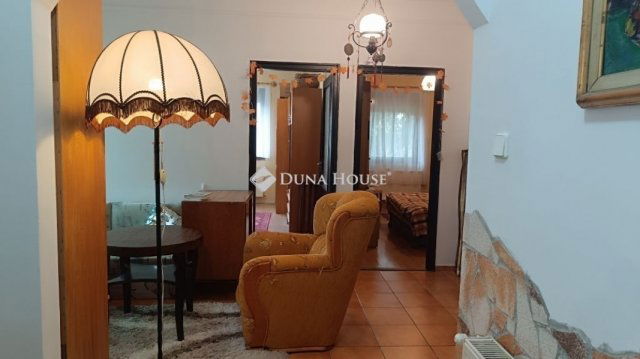 Eladó családi ház, Úrin 51.3 M Ft, 4 szobás