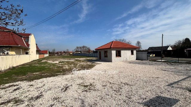 Kiadó telek, Békéscsabán 400 E Ft / hó / költözzbe.hu