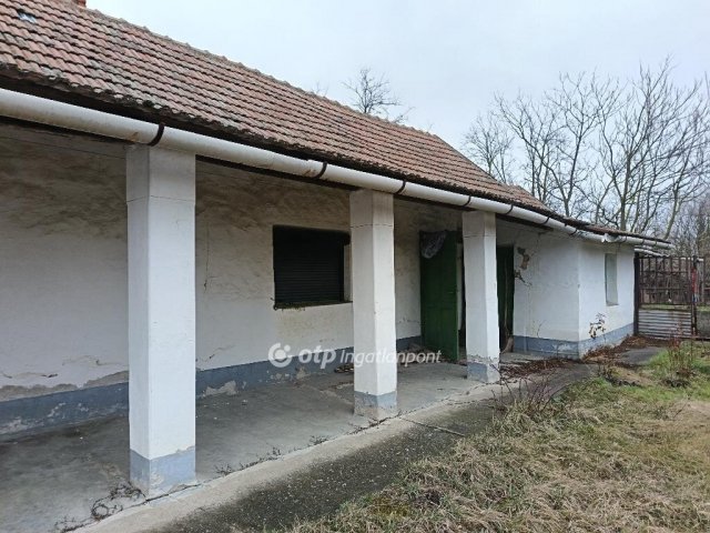 Eladó családi ház, Zsákán 5.5 M Ft, 3 szobás