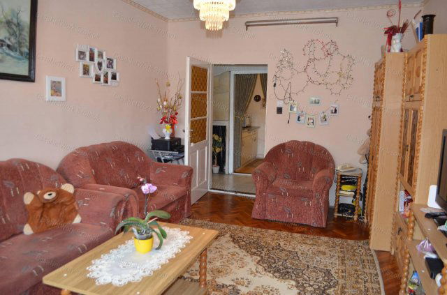 Eladó családi ház, Szolnokon 28.5 M Ft, 2 szobás
