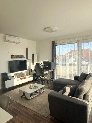 Eladó téglalakás, Tatabányán 72 M Ft, 2 szobás