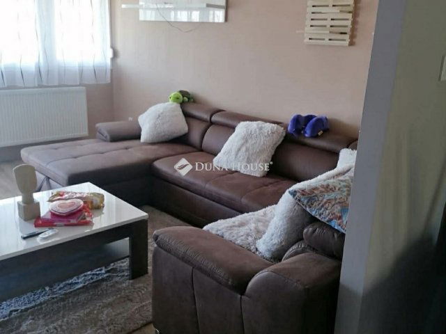 Eladó téglalakás, Nagykanizsán 43 M Ft, 3 szobás