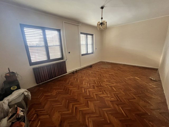 Eladó családi ház, Sarkadon 26.5 M Ft, 4+1 szobás