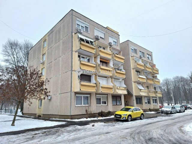 Eladó panellakás, Győrött 31.5 M Ft, 1 szobás