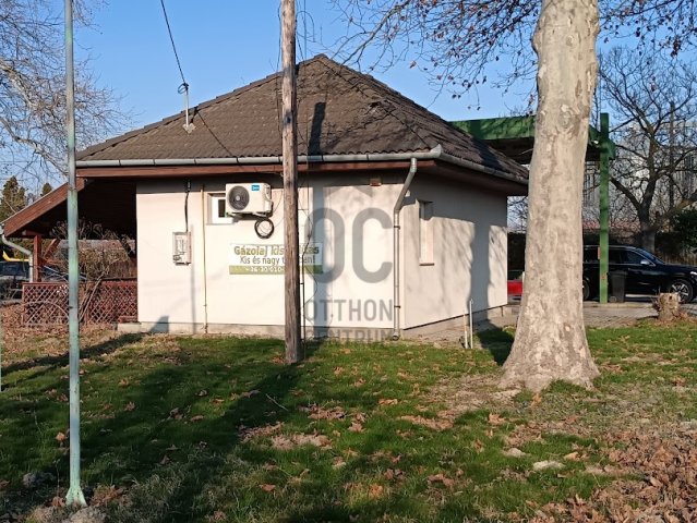 Eladó üzlethelyiség, Szakmáron 60 M Ft / költözzbe.hu