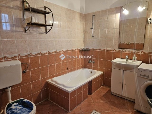Eladó családi ház, Felsőszentmártonon 29.9 M Ft, 3 szobás