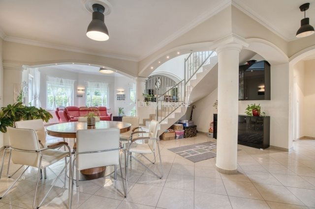 Eladó családi ház, Érden 169.9 M Ft, 6 szobás