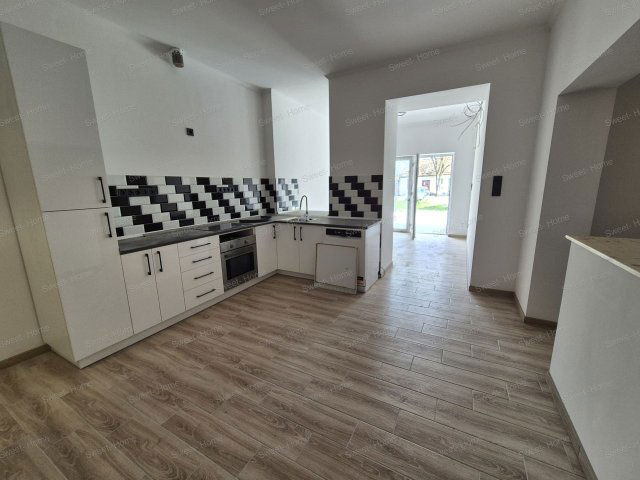 Eladó téglalakás, Kecskeméten 45 M Ft, 3 szobás