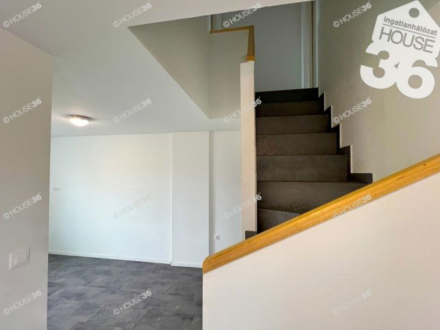 Eladó ikerház, Nagykőrösön 32.5 M Ft, 3 szobás