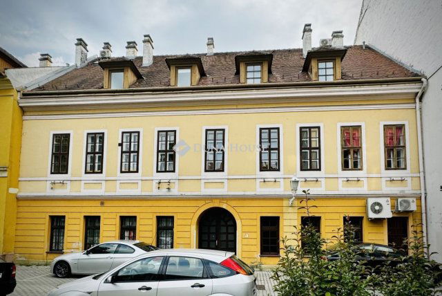 Kiadó téglalakás, albérlet, Győrött 230 E Ft / hó, 3 szobás