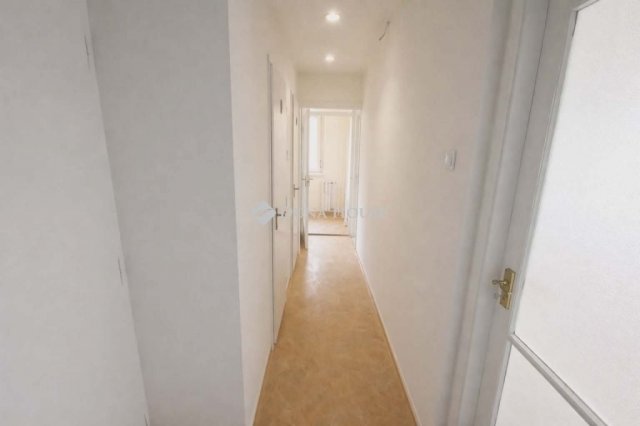 Eladó panellakás, Kecskeméten 46.49 M Ft, 2 szobás