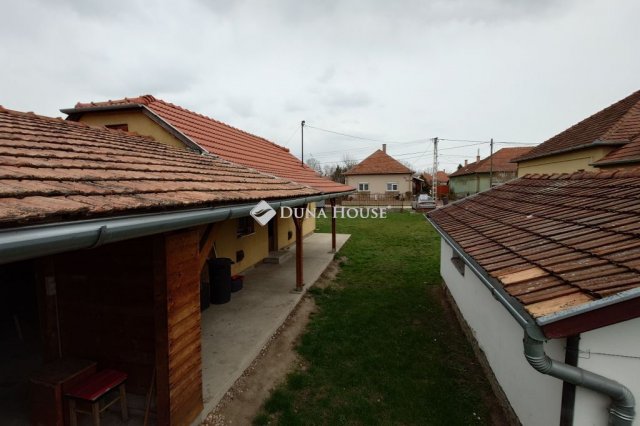 Eladó családi ház, Kiskunfélegyházán 29.9 M Ft, 1 szobás