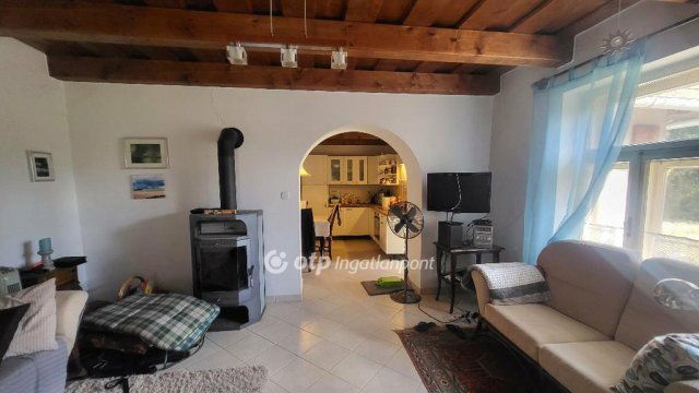 Eladó sorház, Lesenceistvándon 59.9 M Ft, 3 szobás